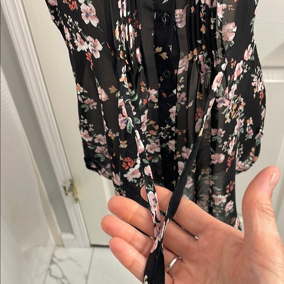 Point Zero Black Pink Floral Button Down Pleated Font & Back Tie at Back Size M - Picture 4 of 11
